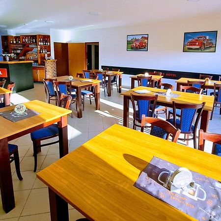 Hasicsky Hotel Pribyslav Ngoại thất bức ảnh