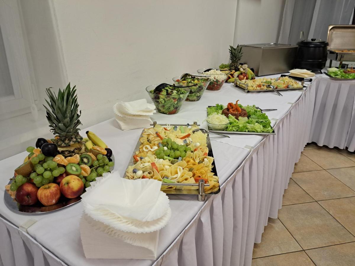 Hasicsky Hotel Pribyslav Ngoại thất bức ảnh