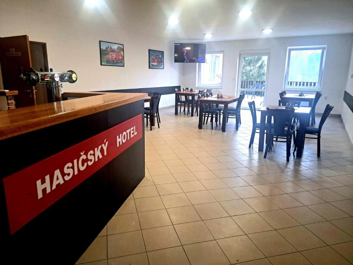 Hasicsky Hotel Pribyslav Ngoại thất bức ảnh