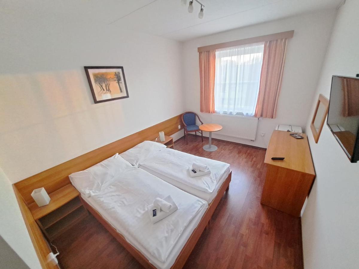 Hasicsky Hotel Pribyslav Ngoại thất bức ảnh
