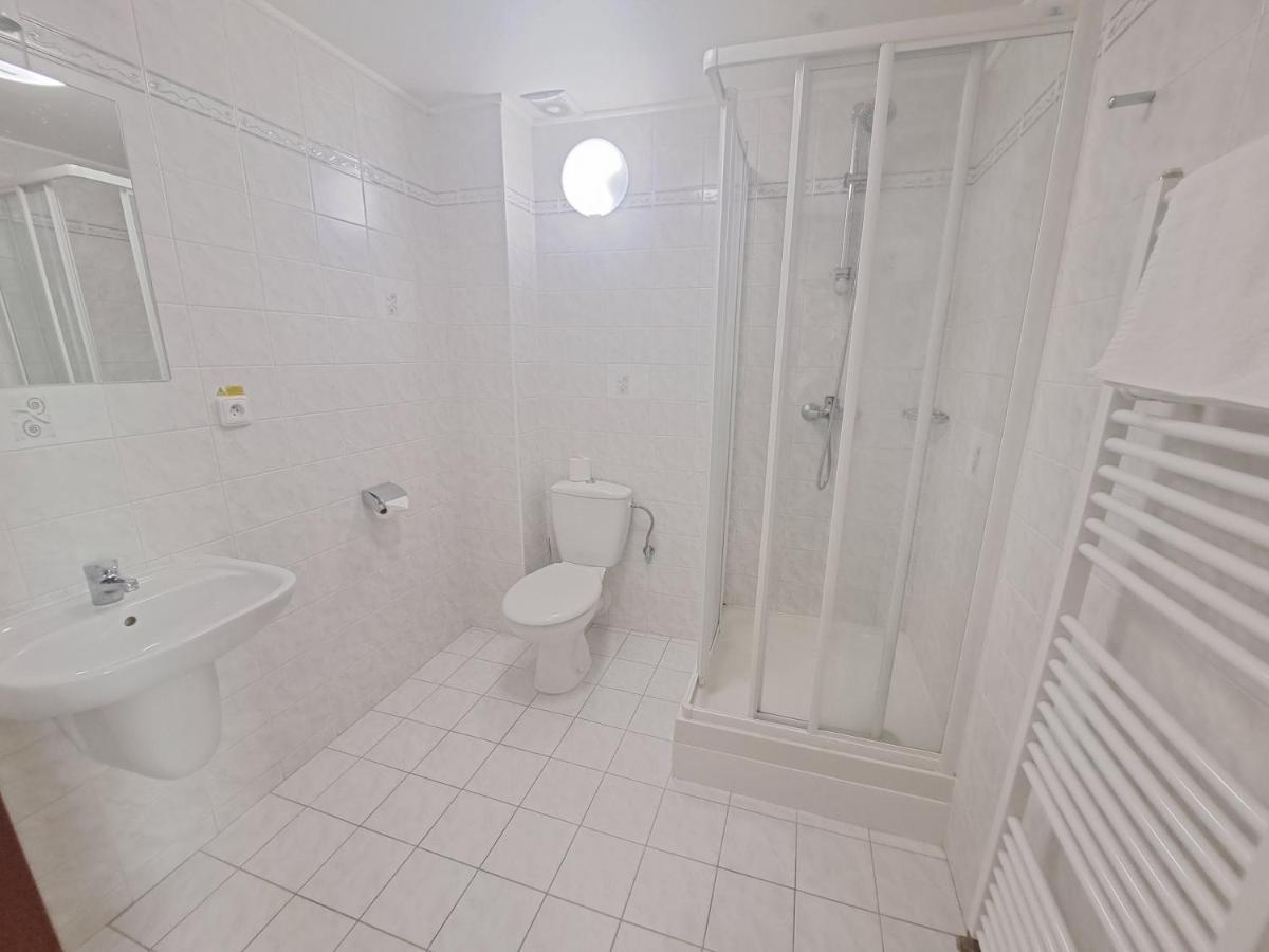 Hasicsky Hotel Pribyslav Ngoại thất bức ảnh