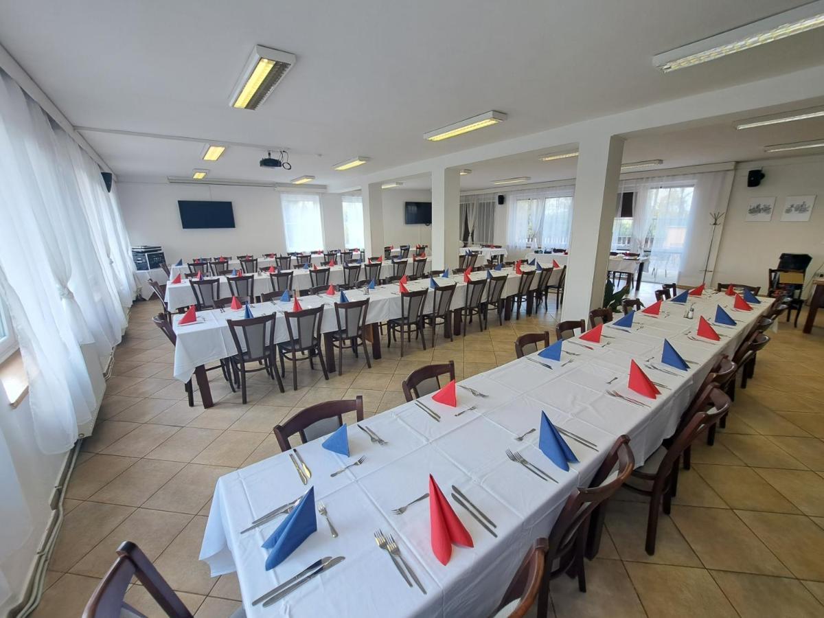 Hasicsky Hotel Pribyslav Ngoại thất bức ảnh