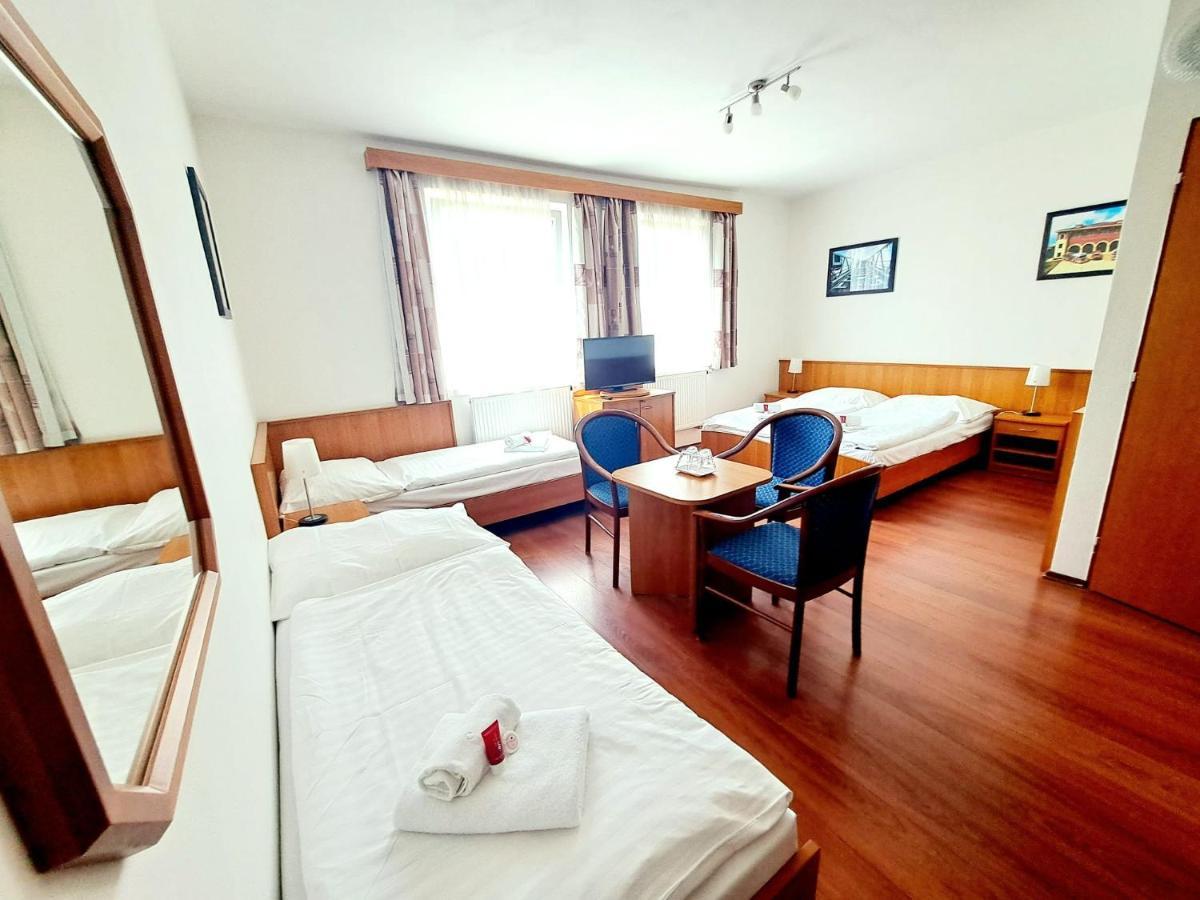 Hasicsky Hotel Pribyslav Ngoại thất bức ảnh
