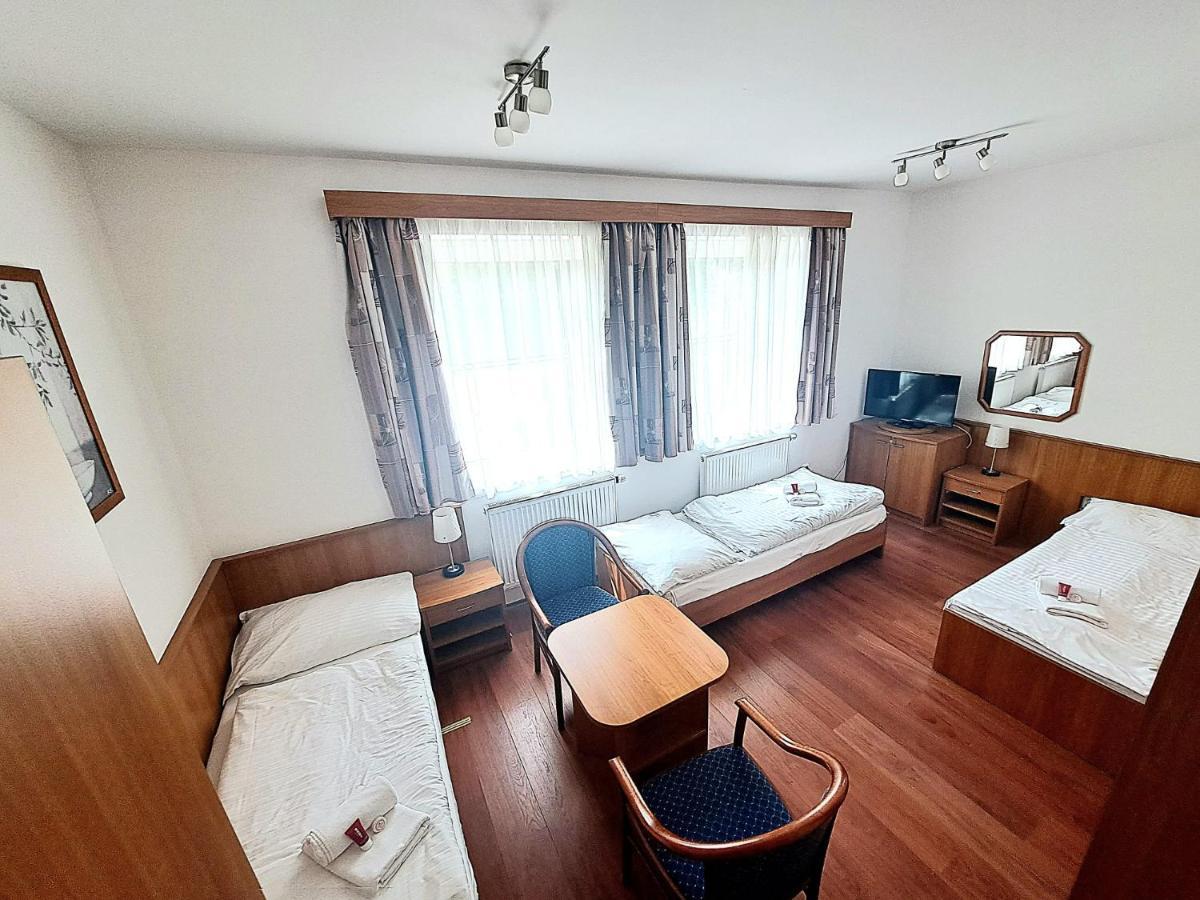 Hasicsky Hotel Pribyslav Ngoại thất bức ảnh